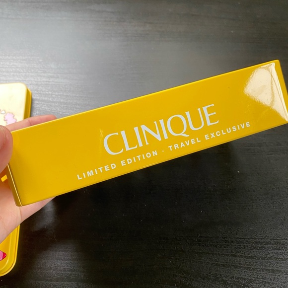 CLINIQUE TRAVEL EXCLUSIVE 5PC Lipstick gift set - Picture 3 of 6